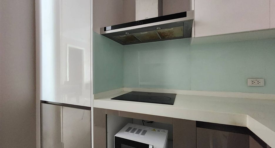 For rent 2 bedrooms condo in Pathum Wan, Bangkok