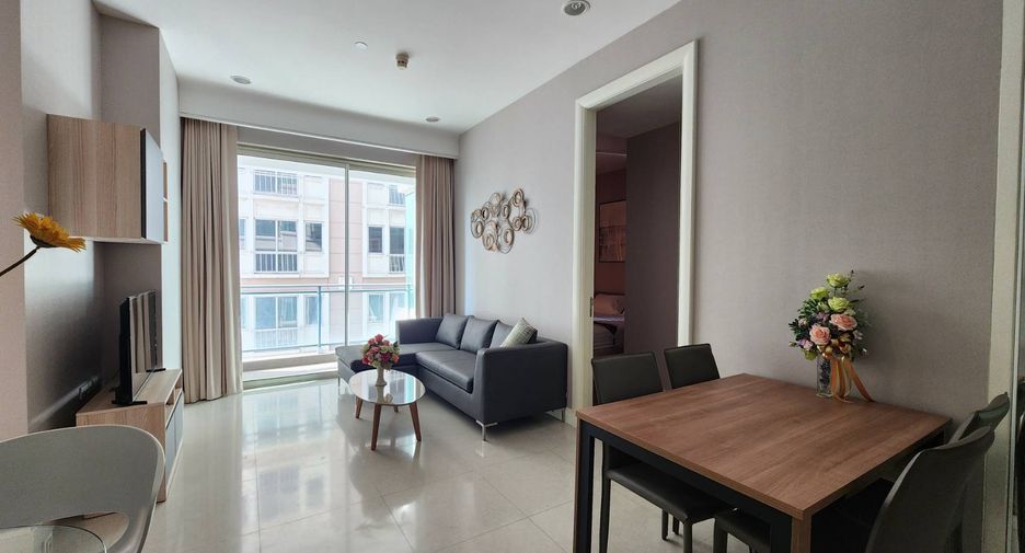 For rent 2 bedrooms condo in Pathum Wan, Bangkok