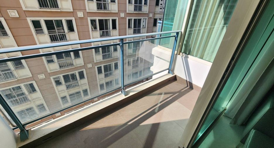 For rent 2 bedrooms condo in Pathum Wan, Bangkok