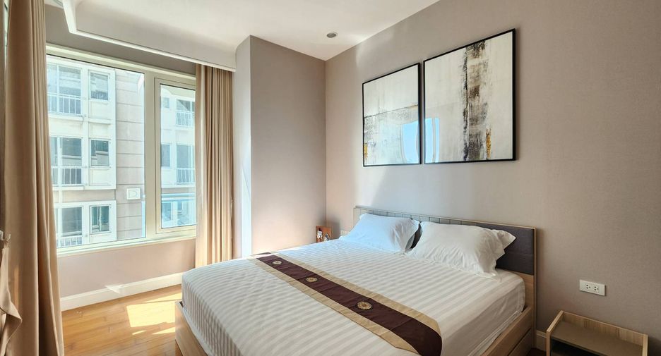 For rent 2 bedrooms condo in Pathum Wan, Bangkok