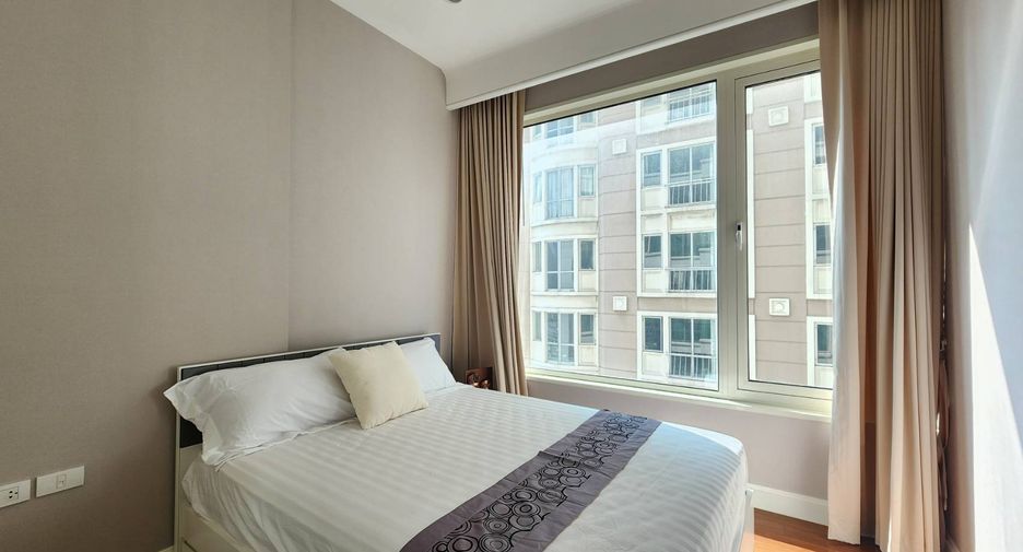 For rent 2 bedrooms condo in Pathum Wan, Bangkok