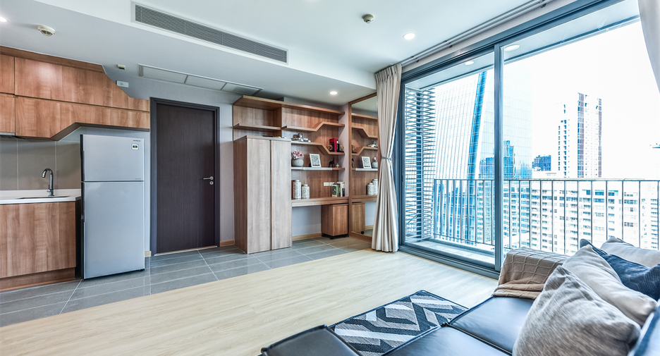 For rent 1 bed condo in Pathum Wan, Bangkok