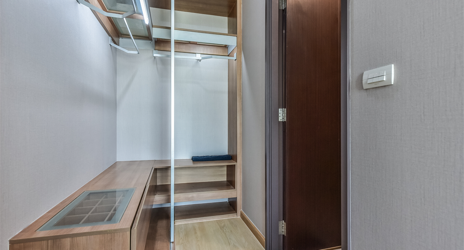 For rent 1 bed condo in Pathum Wan, Bangkok
