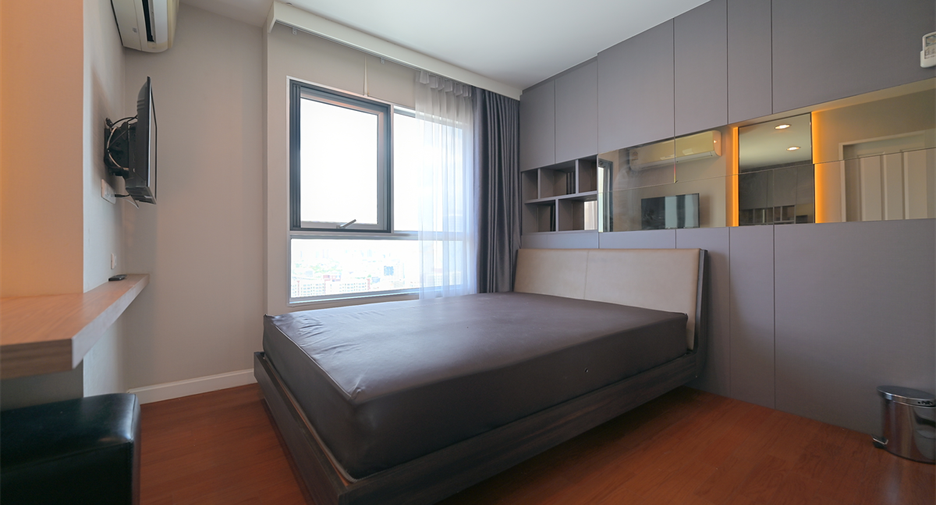 Wohnung zur Miete mit 4 Zimmer in Huai Khwang, Bangkok