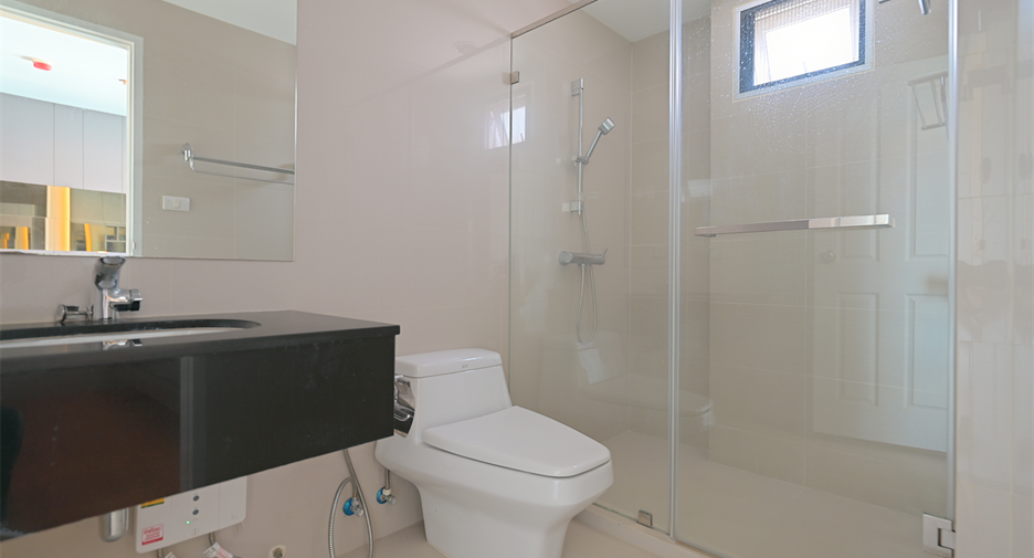 Wohnung zur Miete mit 4 Zimmer in Huai Khwang, Bangkok