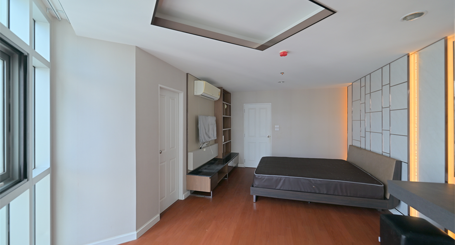 Wohnung zur Miete mit 4 Zimmer in Huai Khwang, Bangkok