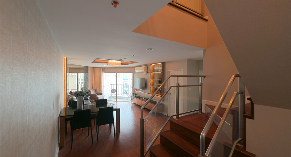 Wohnung zur Miete mit 4 Zimmer in Huai Khwang, Bangkok