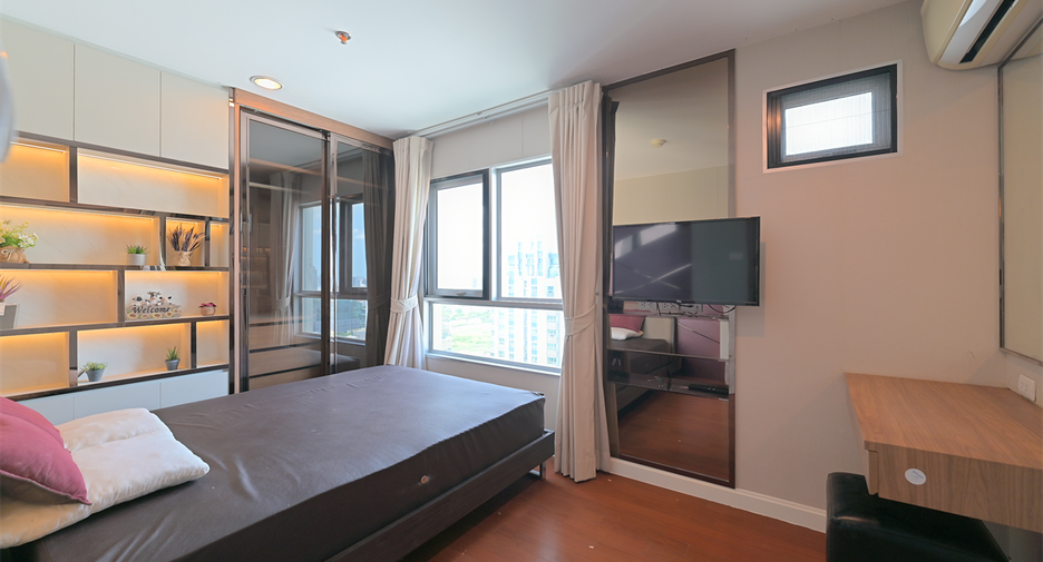 Wohnung zur Miete mit 4 Zimmer in Huai Khwang, Bangkok