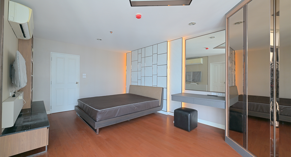 Wohnung zur Miete mit 4 Zimmer in Huai Khwang, Bangkok