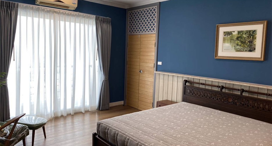 For rent 2 bedrooms condo in Chatuchak, Bangkok