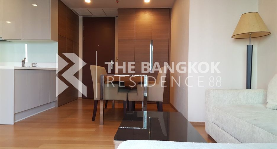 For rent 2 bedrooms condo in Watthana, Bangkok