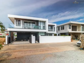 À vendre 4 chambres villa à Bang Lamung, Chonburi