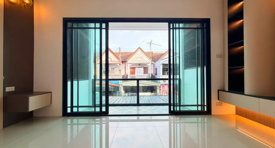 For sale 3 bedrooms townhouse in Jomtien, Pattaya
