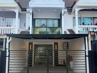 For sale 3 bedrooms townhouse in Bang Lamung, Chonburi