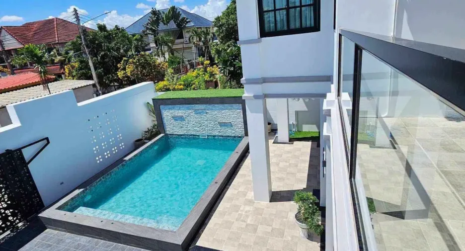 À vendre 4 chambres villa à Bang Lamung, Chonburi