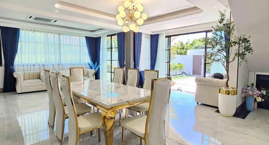 À vendre 4 chambres villa à Bang Lamung, Chonburi