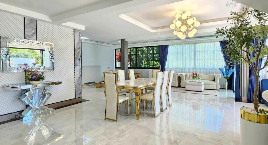À vendre 4 chambres villa à Bang Lamung, Chonburi