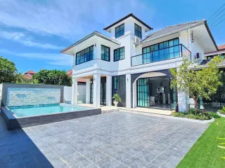 À vendre 4 chambres villa à Bang Lamung, Chonburi