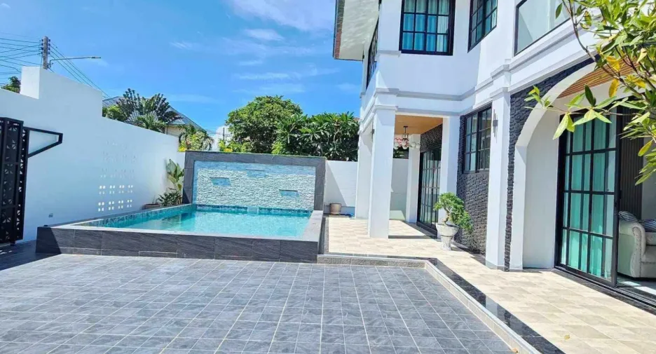 À vendre 4 chambres villa à Bang Lamung, Chonburi