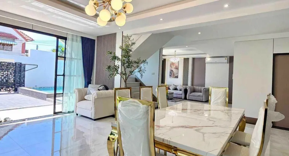 À vendre 4 chambres villa à Bang Lamung, Chonburi