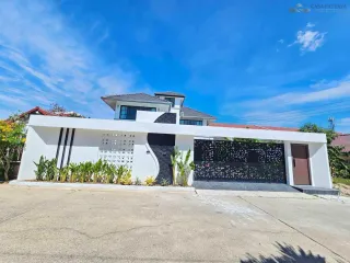 À vendre 4 chambres villa à Bang Lamung, Chonburi