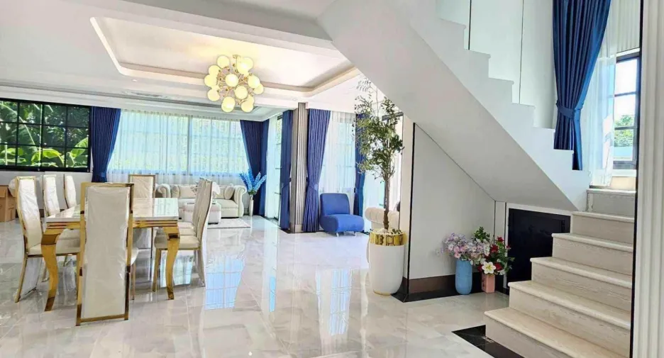 À vendre 4 chambres villa à Bang Lamung, Chonburi