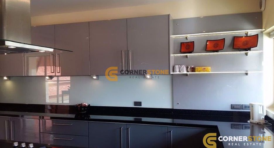 For sale 4 bedrooms house in Bang Saray, Pattaya