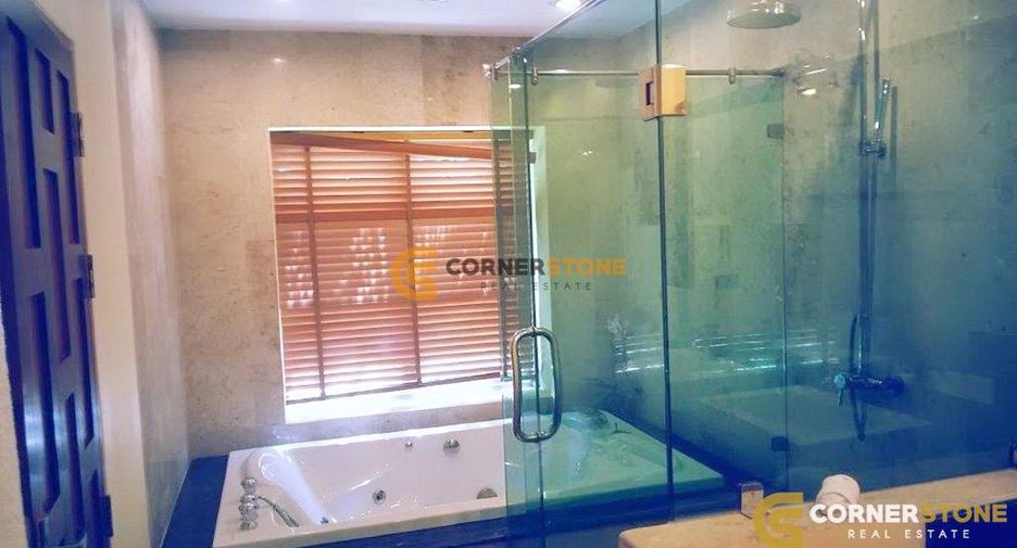 For sale 4 bedrooms house in Bang Saray, Pattaya