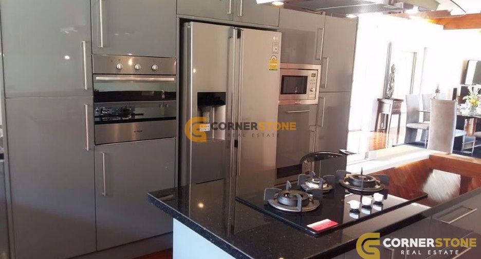 For sale 4 bedrooms house in Bang Saray, Pattaya