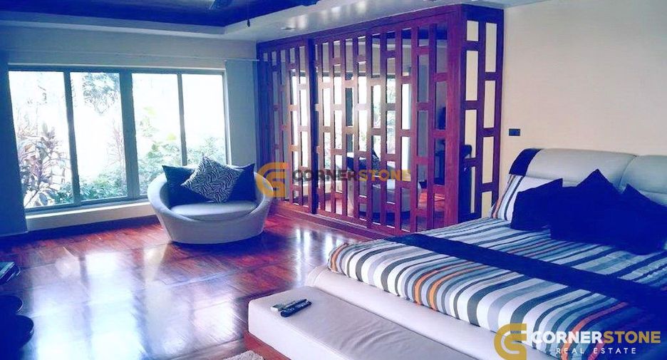 For sale 4 bedrooms house in Bang Saray, Pattaya