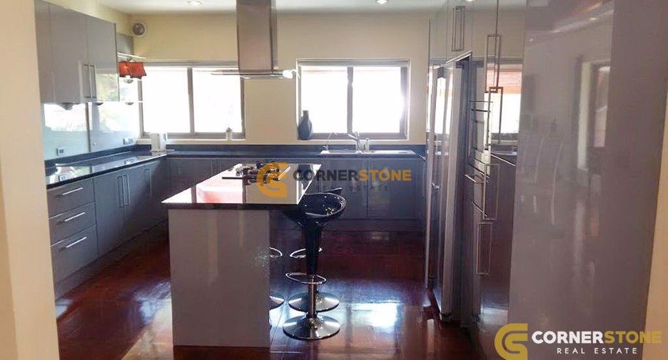 For sale 4 bedrooms house in Bang Saray, Pattaya