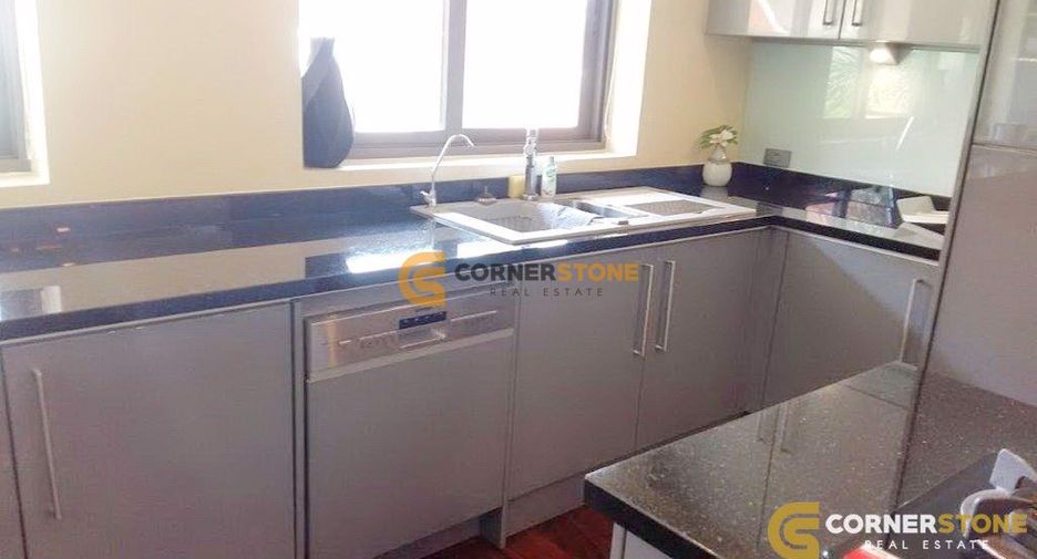 For sale 4 bedrooms house in Bang Saray, Pattaya