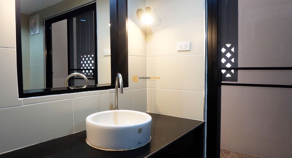 For rent and for sale 4 bedrooms house in Bang Lamung, Chonburi