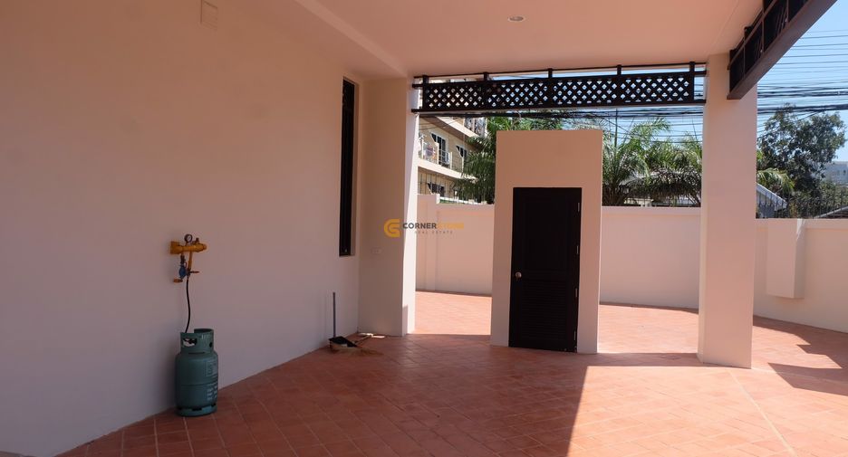 For rent and for sale 4 bedrooms house in Bang Lamung, Chonburi