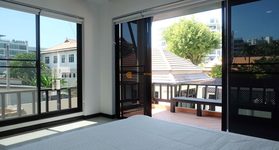 For rent and for sale 4 bedrooms house in Bang Lamung, Chonburi