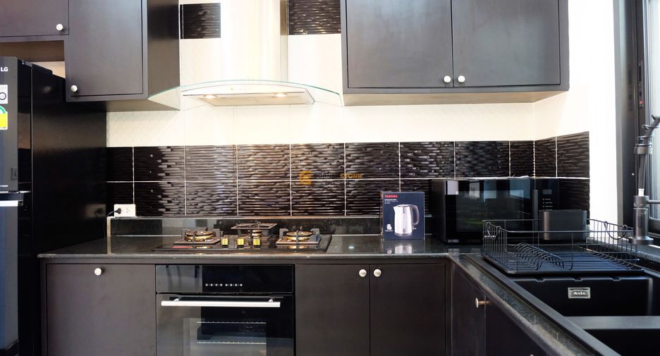 For rent and for sale 4 bedrooms house in Bang Lamung, Chonburi