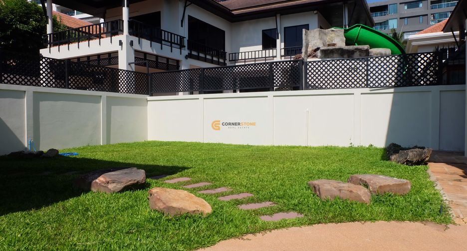 For rent and for sale 4 bedrooms house in Bang Lamung, Chonburi