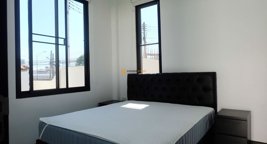 For rent and for sale 4 bedrooms house in Bang Lamung, Chonburi