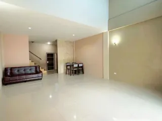 For sale and for rent 3 bedrooms townhouse in Mueang Chiang Rai, Chiang Rai