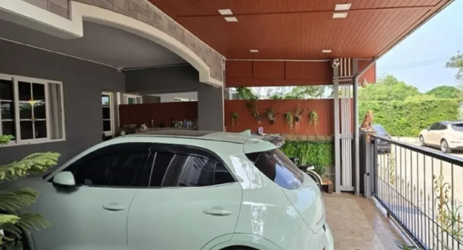 Casa en alquiler de 4 habitaciones en Thanyaburi, Pathum Thani