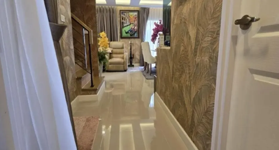 Casa en alquiler de 4 habitaciones en Thanyaburi, Pathum Thani