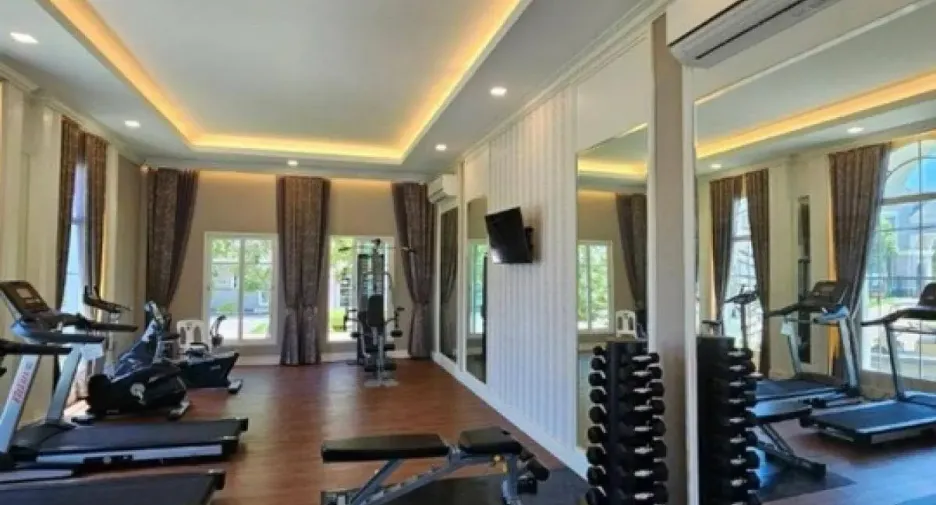 Casa en alquiler de 4 habitaciones en Thanyaburi, Pathum Thani