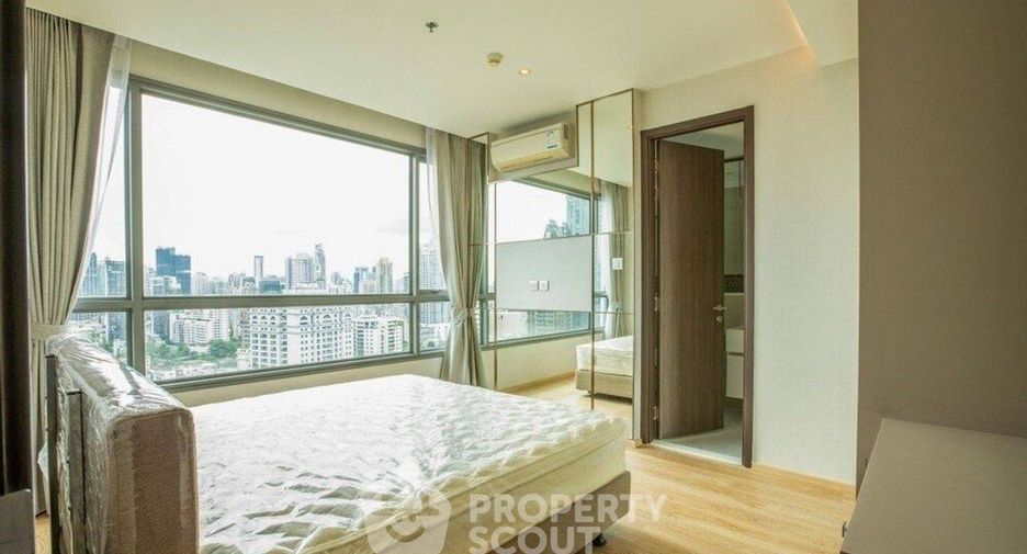 For rent 3 bedrooms condo in Watthana, Bangkok