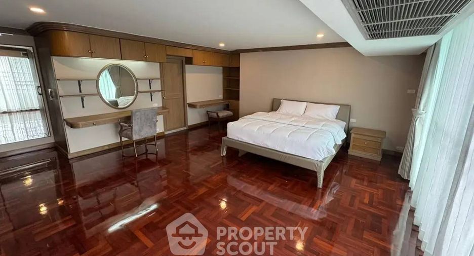 À louer 3 chambres condo à Khlong Toei, Bangkok