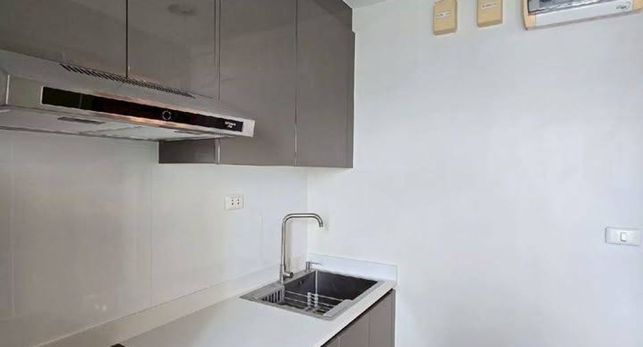 For rent 2 bedrooms condo in Sathon, Bangkok