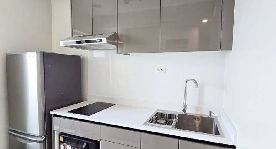 For rent 2 bedrooms condo in Sathon, Bangkok