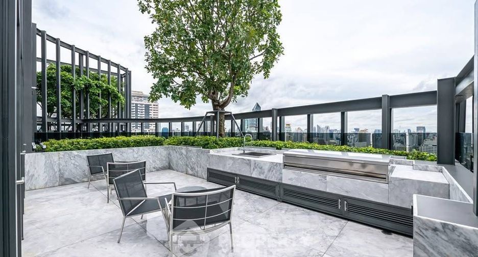 For rent 1 bed condo in Khlong Toei, Bangkok