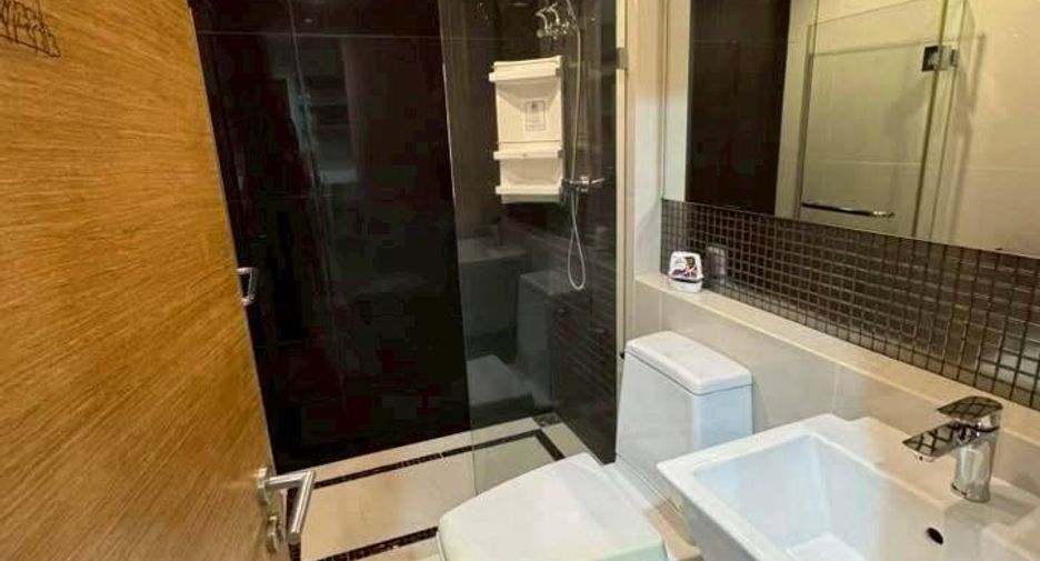 Condo en alquiler de 2 habitaciones en Phra Khanong, Bangkok