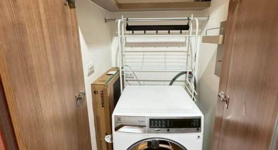 Condo en alquiler de 2 habitaciones en Phra Khanong, Bangkok