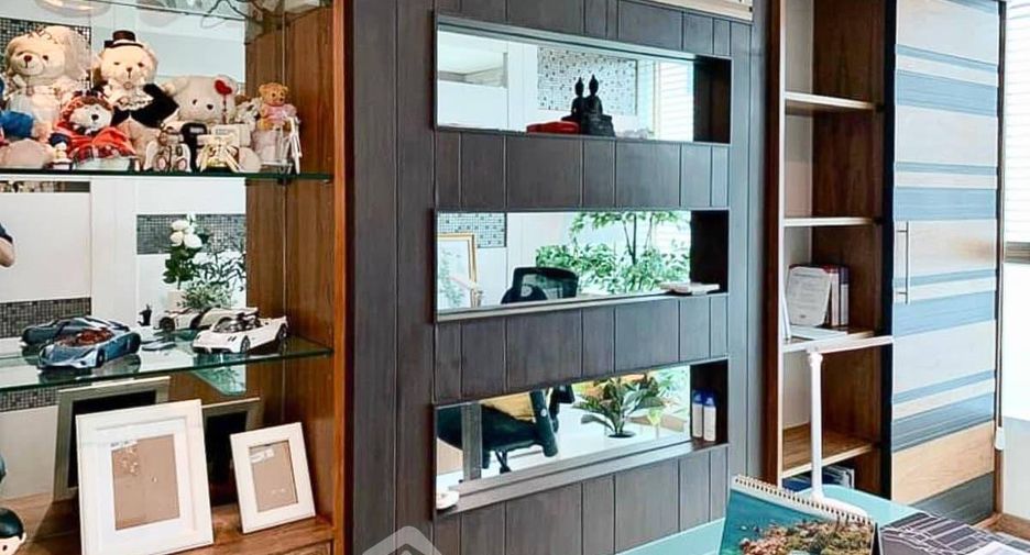 For rent 2 bedrooms condo in Watthana, Bangkok